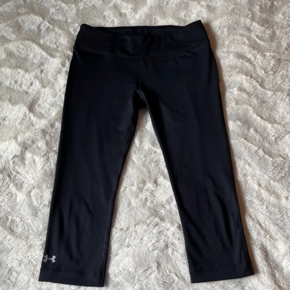 Under Armour HeatGear Black Capri Pants Ladies Size S Fitted Athletic Activewear